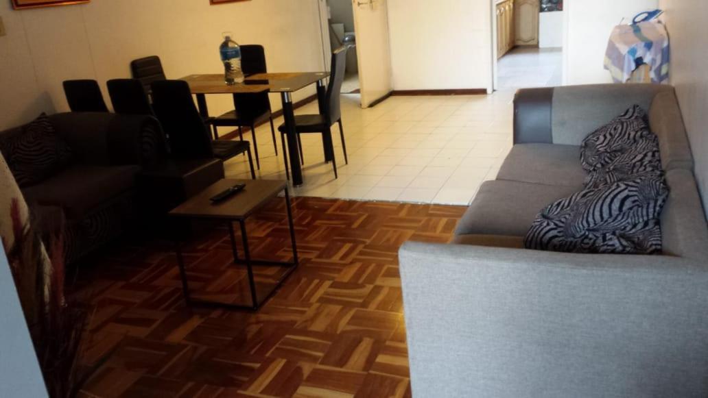 Rosebank Accommodation Johannesburg Exterior photo